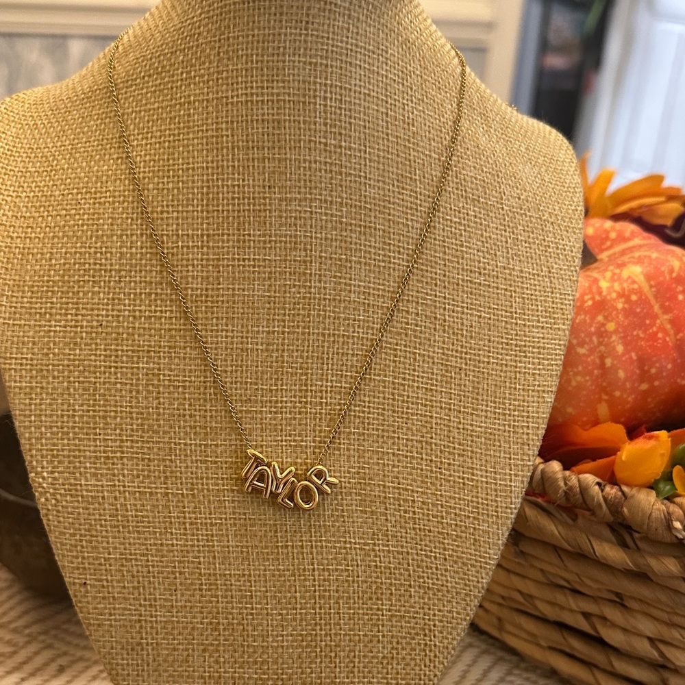 Gold “Taylor” Bubble Name Necklace